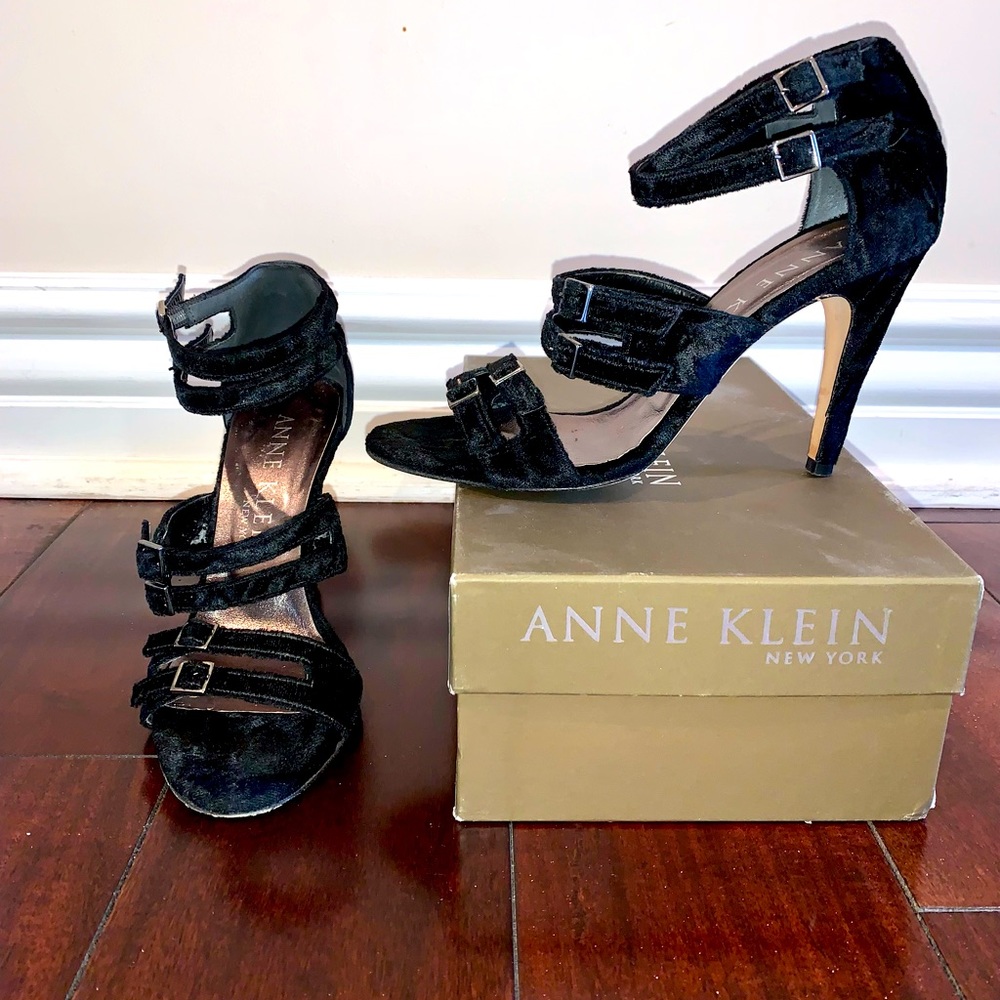 Anne Klein Black brushed velvet strappy heels. Size 7m